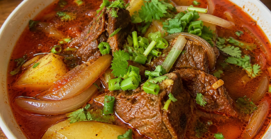 Caldo de Res Rojo