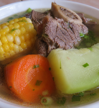 Caldo de Res con Verduras