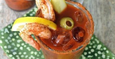 Michelada con Botana