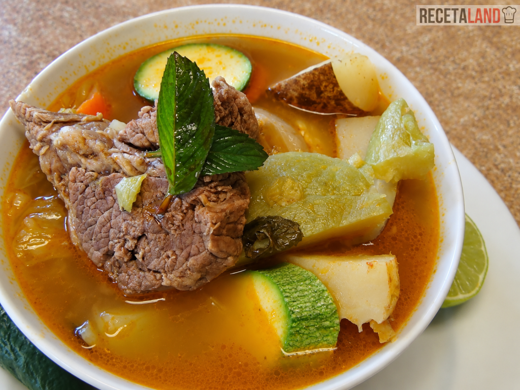 Sopa de Costilla de Res