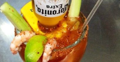 Michelada con Camarón
