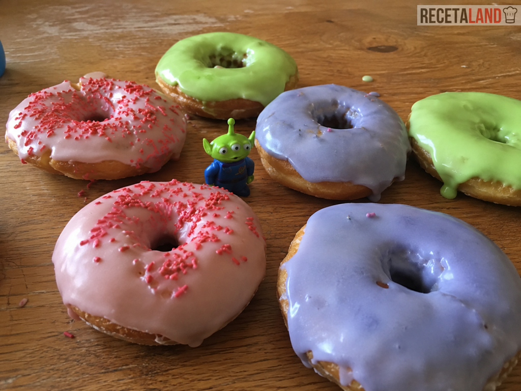 Donas decoradas de colores