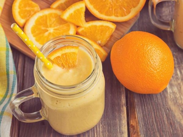 Batido de Naranja y Leche tipo Milkshake Batido de Naranja y Leche tipo Milkshake