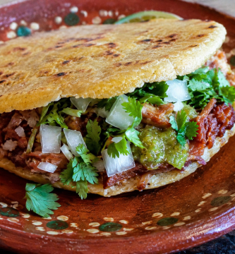 Gordita de Carnitas casera