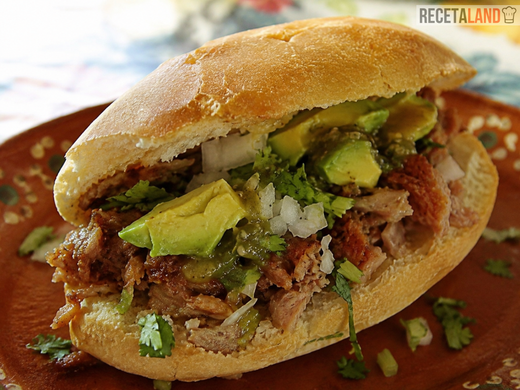 Torta de Carnitas casera