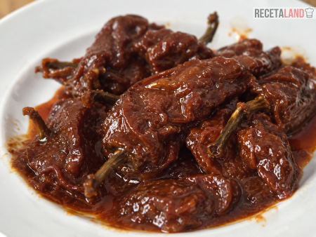 Chiles chipotles adobados caseros