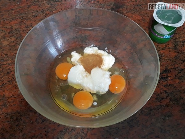 Huevos, aceite, yogur y canela