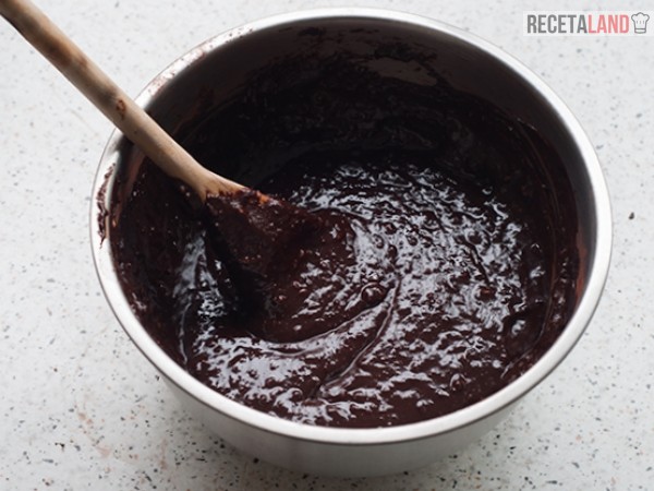 mezcla ingredientes queque de chocolate