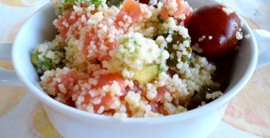 Bol de ensalada de cuscus