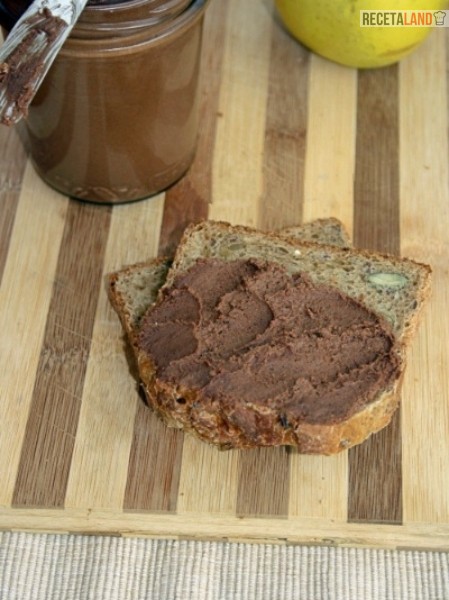 Nutella casera sobre pan