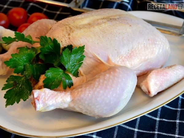 pollo entero crudo