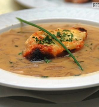 sopa de cebolla francesa