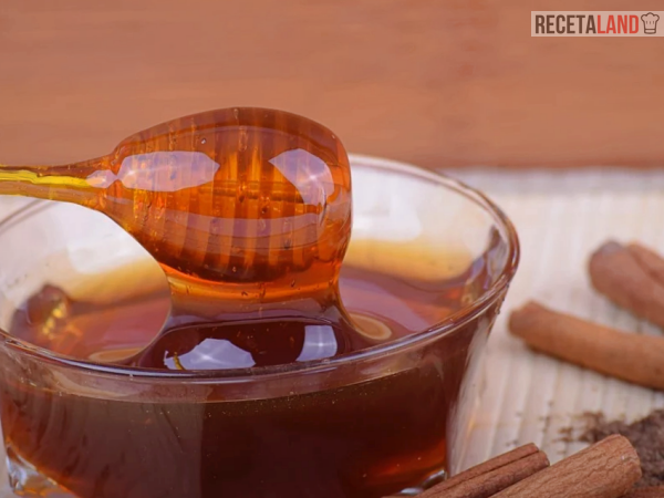 ingredientes del te de canela y miel