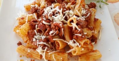 Macarrones con carne picada y queso