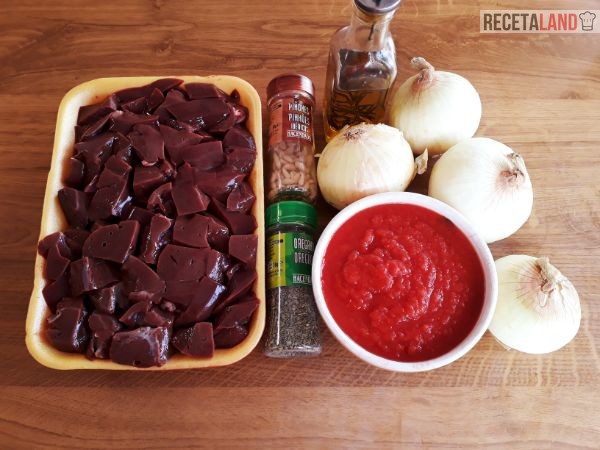 Ingredientes hígado encebollado con tomate