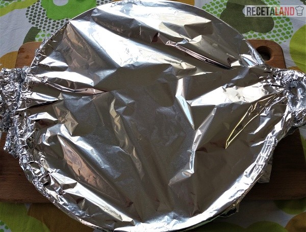 Paella tapada con papel aluminio