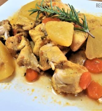 Pollo en salsa con patatas