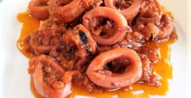 Plato de Calamares en salsa