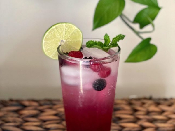 Agua de Jamaica con Frutas Agua de Jamaica con Frutas