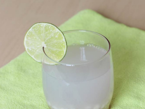 Agua de arroz fresca con limon