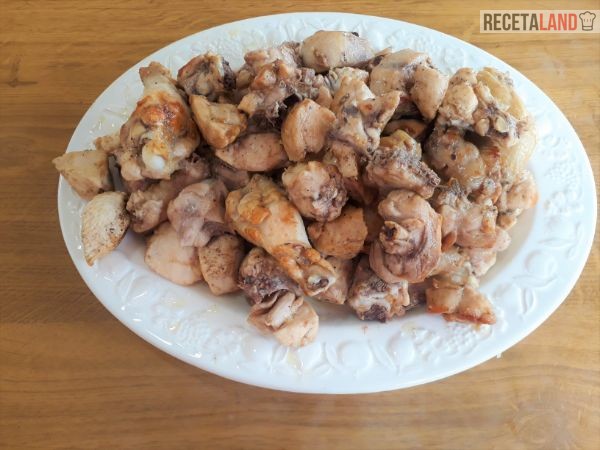 Pollo marcado reservado