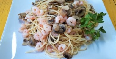 Espaguetis con champiñones y gambas