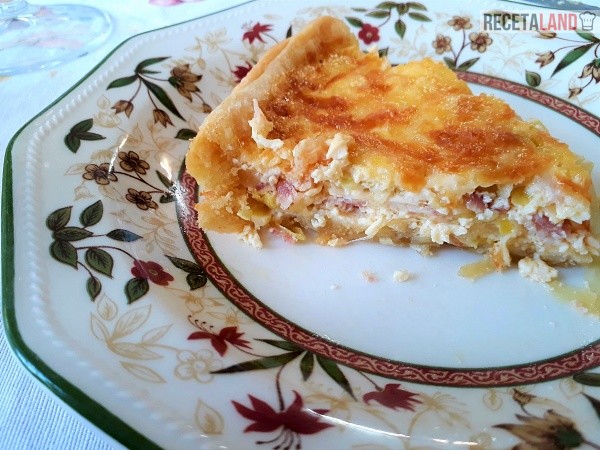 Trozo de quiché de bacon y queso