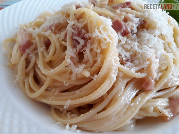 Espaguetis a la carbonara al Estilo Italiano