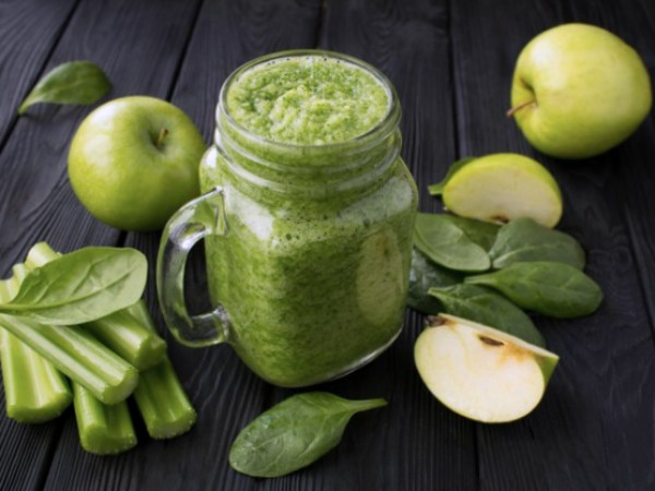 Smoothie de Espinacas, manzana y apio Smoothie de Espinacas, manzana y apio