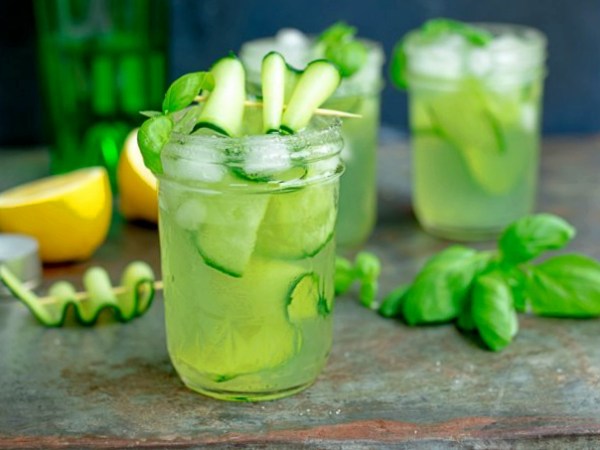 Agua de pepino y hierbabuena