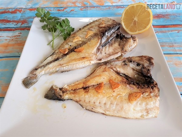 Dorada a la espalda sin cabeza