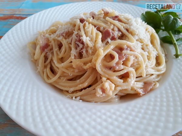 Espaguetis a la carbonara al Estilo Italiano
