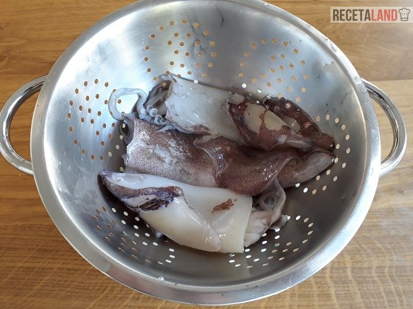Limpiando los calamares