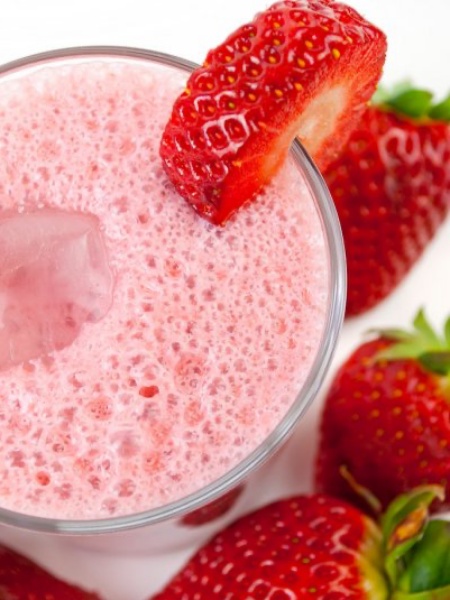 Agua de fresa con leche Agua de fresa con leche