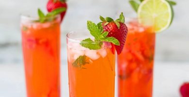 Agua de fresa con limón