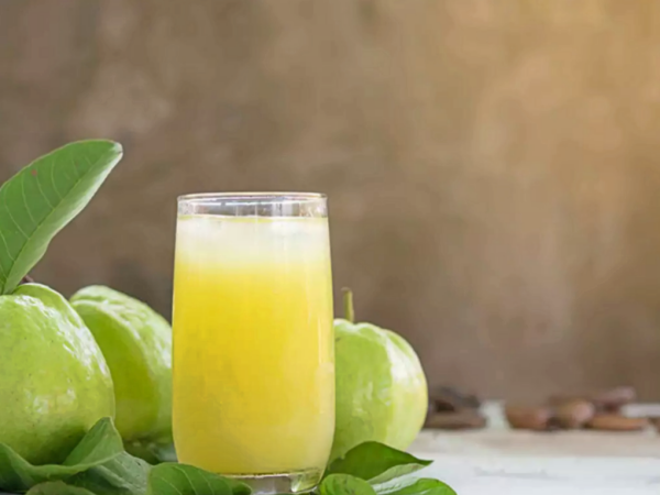 Agua de guayaba con naranja Agua de guayaba con naranja
