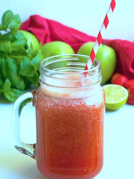 Agua de manzana con fresa Agua de manzana con fresa