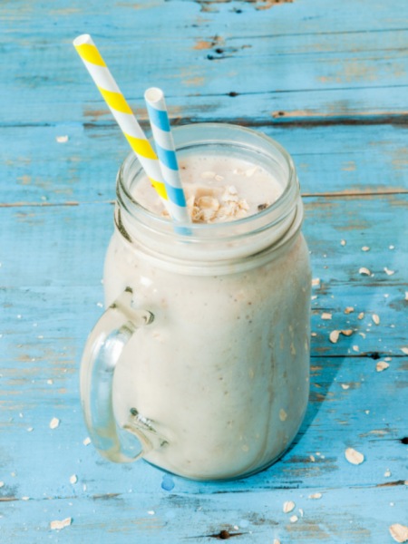 Batido o Licuado de Avena con leche, agua y canela Batido o Licuado de Avena con leche, agua y canela