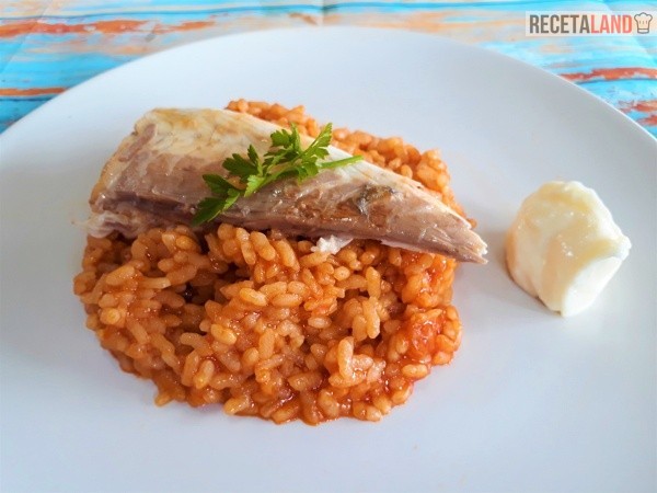 Plato de caldero con lomito de dorada