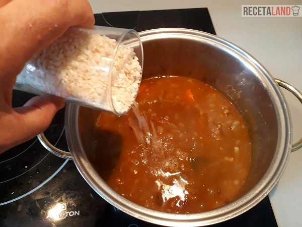 Echándole el arroz a las lentejas