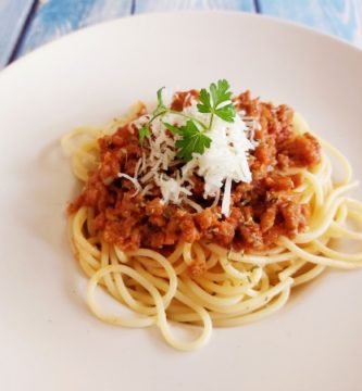 Espaguetis con carne picada