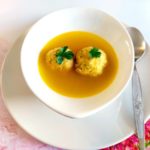 Caldo con pelotas