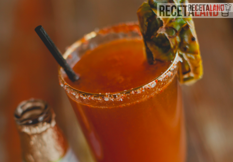 Michelada de Piña
